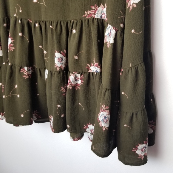 Entro ruffle floral lace up chest bell sleeve shirt L - Picture 8 of 13